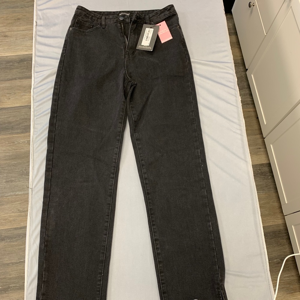 Prettylittlething bnwt black wash wide/straight leg jeans split ankle size 8 US